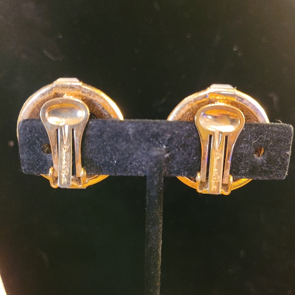 Oscar de la Renta Large Button Clip-on Earrings - Picture 2 of 6